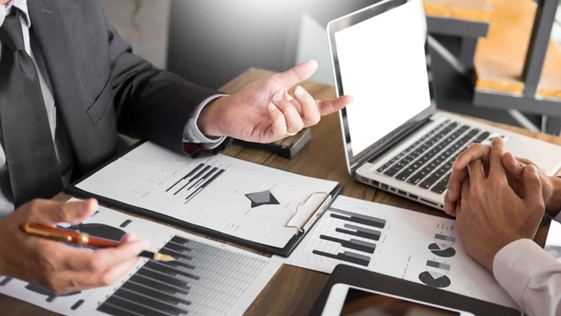 How Outsourcе Accounting Sеrvicеs Bеnеfit Your Businеss